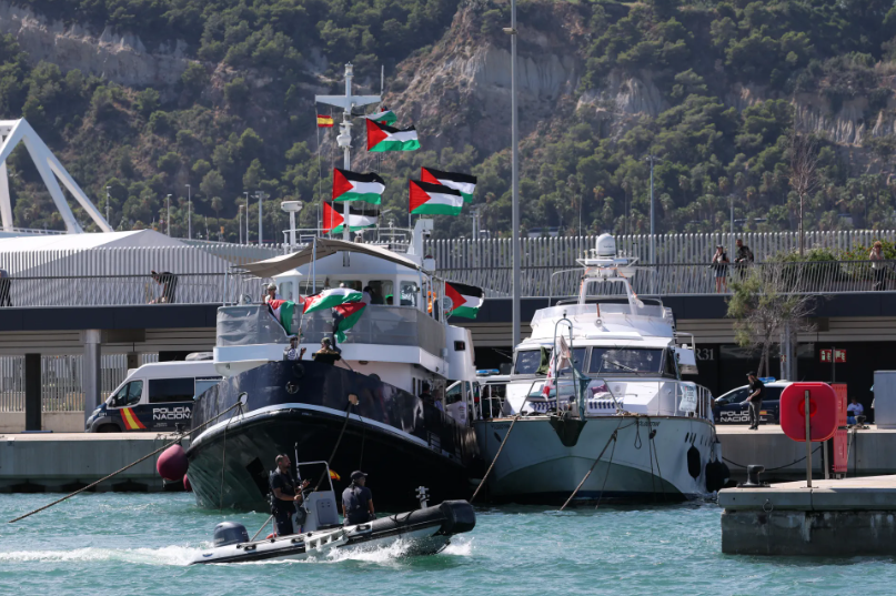 طائرات الاحتلال تهاجم أسطول الصمود لكسر الحصار عن غزة