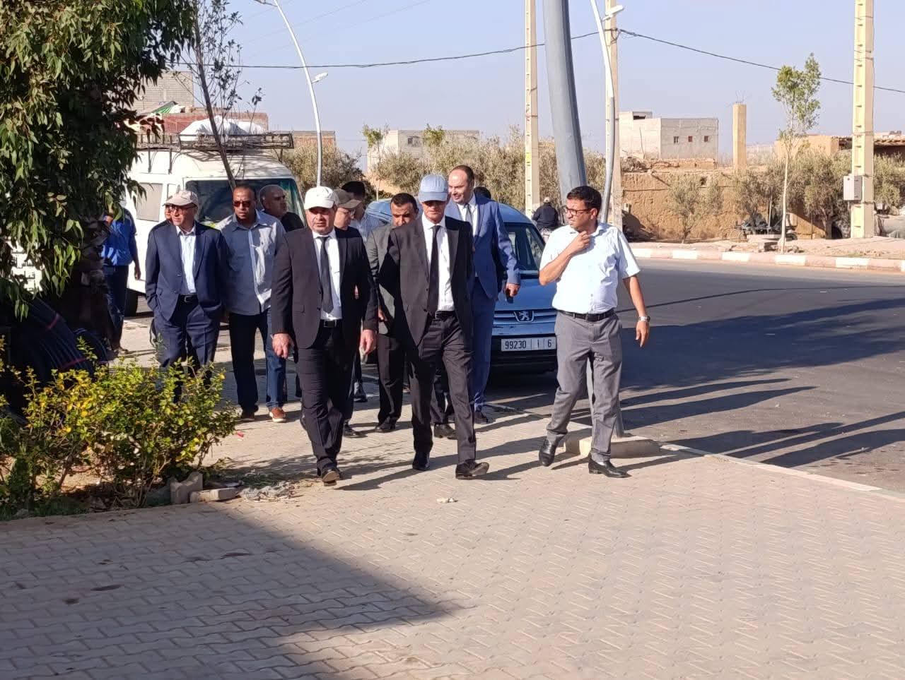 عامل شيشاوة يتفقد ورش تهيئة مركز كماسة ويقف على سير الدخول المدرسي بثانوية الخوارزمي بمجاط