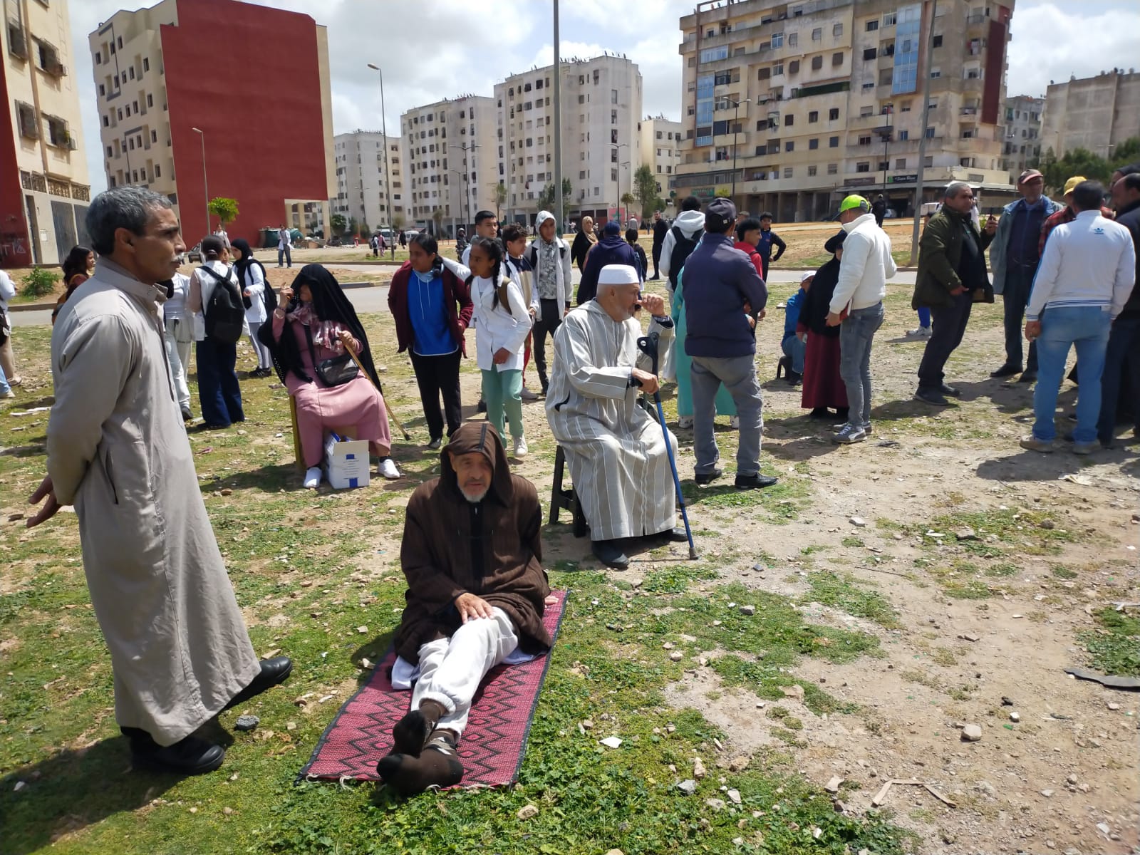 بعد خمس سنوات من الهدم.. تجار سوق “خناثة” بسيدي مومن يكسرون حاجز الصمت للمطالبة بتعويض محلاتهم